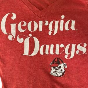 Georgia Dawgs V-Neck Tee Red Women’s XS Distressed Bulldogs Shirt GUC